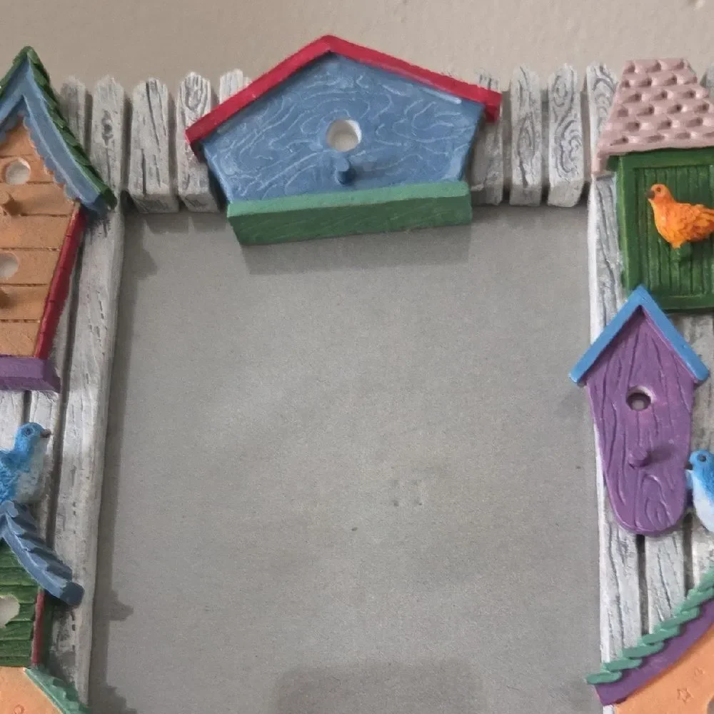 Wooden Picture Frame With Birdhouses